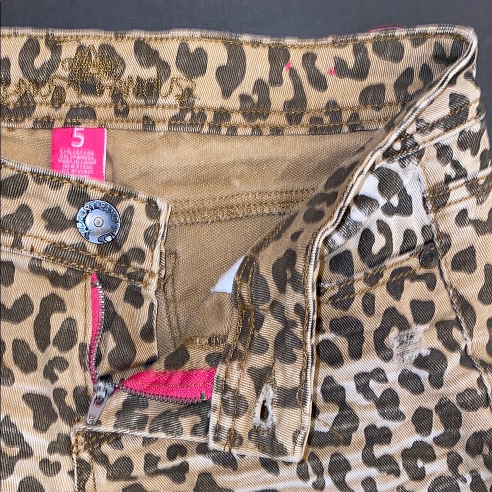 Almost Famous Size 5 Brown Tan Leopard Print Straight Leg Jeans - Picture 12 of 13